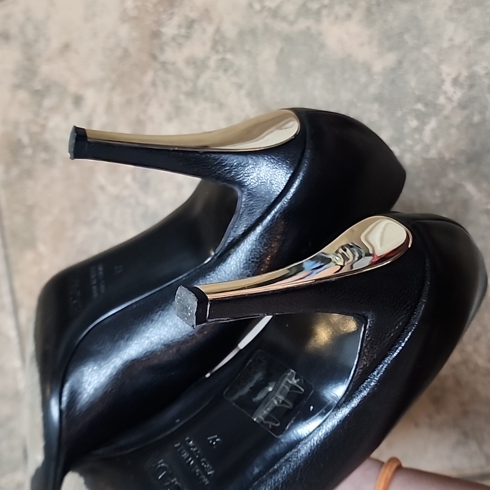 ESCADA point toe pumps - Picture 5 of 11